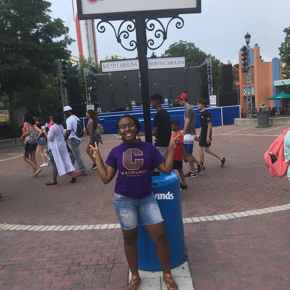 Meet your Posher, Dyneira